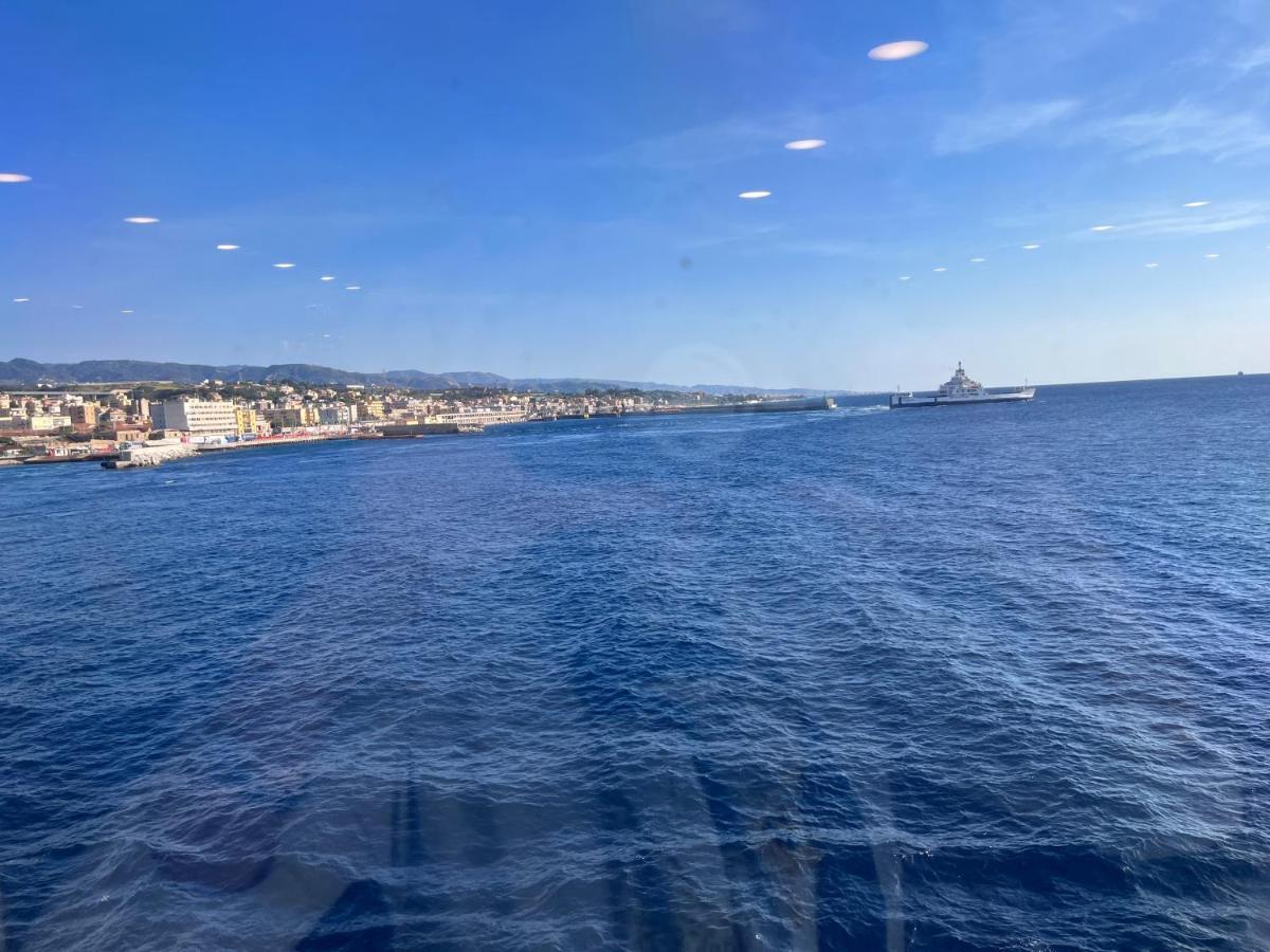 Casa Azzurra Leilighet Messina Eksteriør bilde